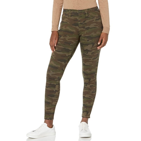 Amazon Essentials Denim - AMAZON ESSENTIALS Women’s Olive Camo Pull-On Knit Jegging Pants S Short
